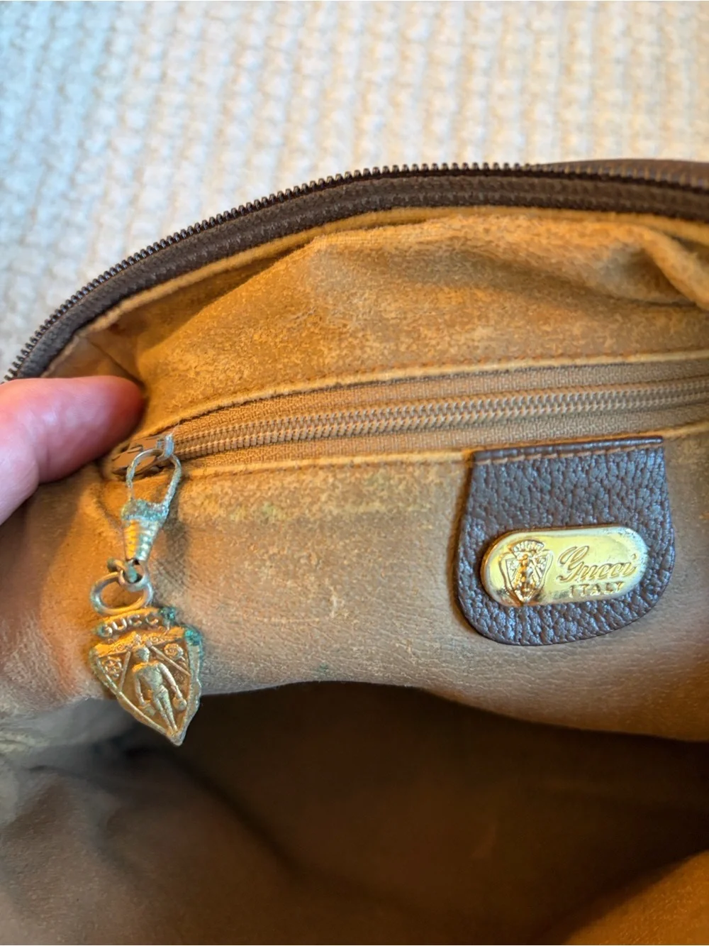 Authentic GUCCI brown leather crossbody